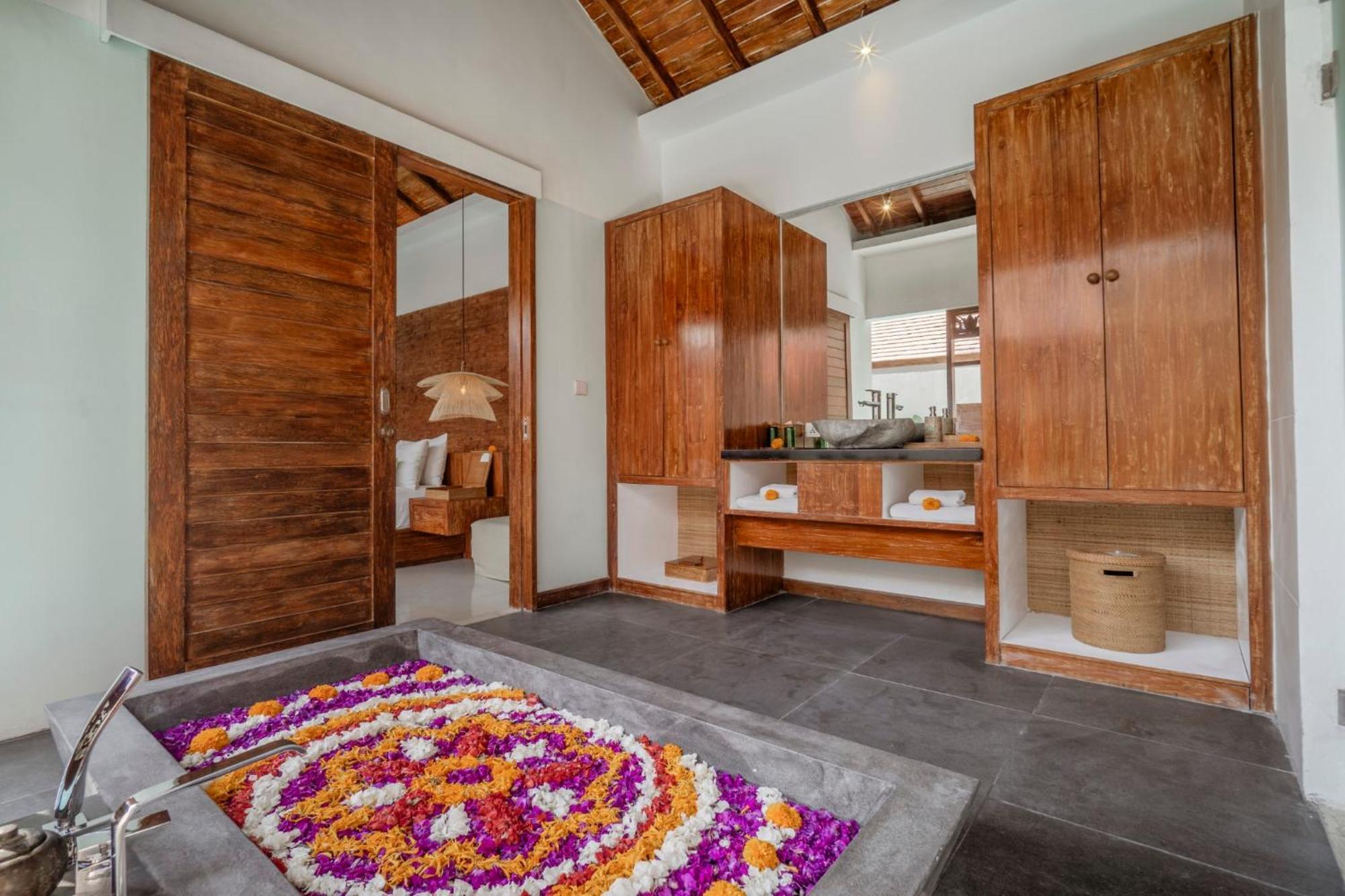 Manca Villa Canggu By Ini Vie Hospitality Екстериор снимка